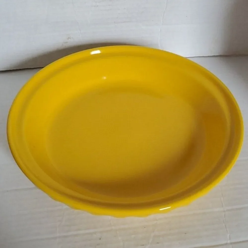 Fiestaware FIESTA Pie Plate Deep Dish Baking Bake Bakeware Baker Yellow CERAMIC